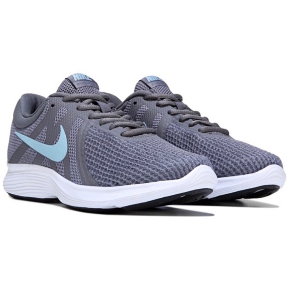 nike women's revolution 4 wide sneaker